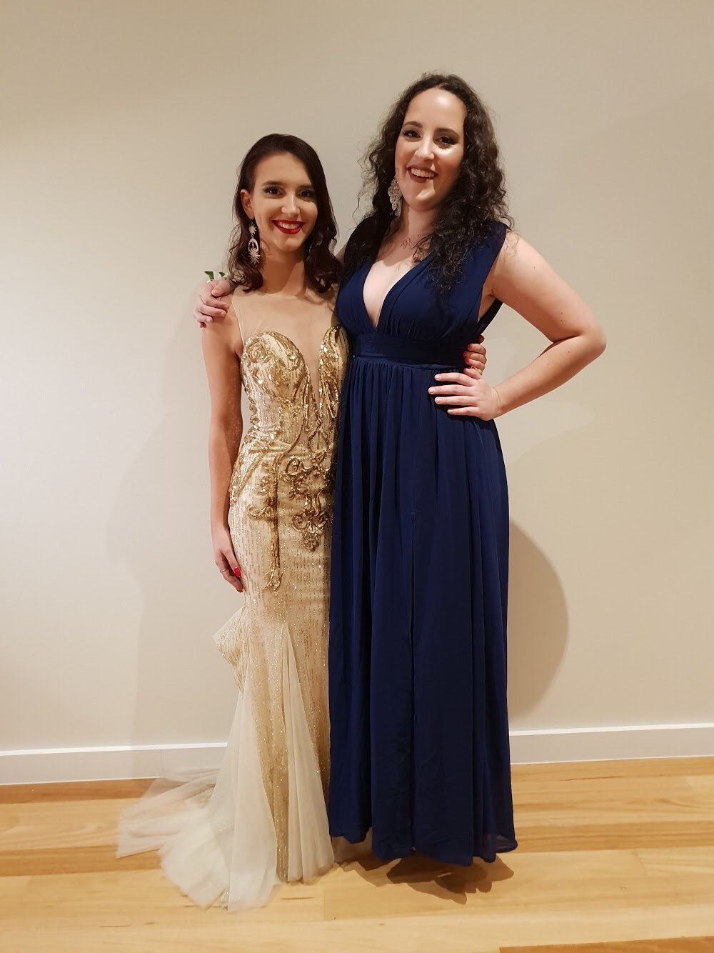 Custom Made Hanni Gold Gown Size 4 - Image 4