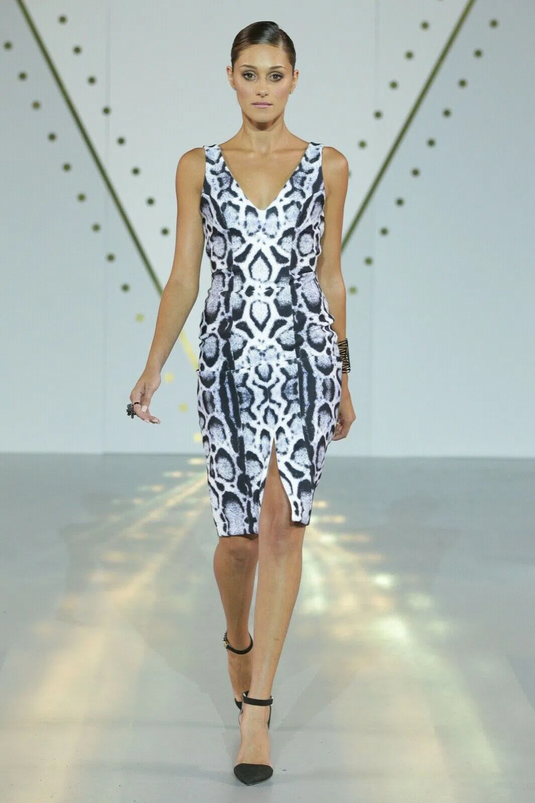 Kookai Vee Structured Reptilia Midi Dress Print Size 8 - Image 1