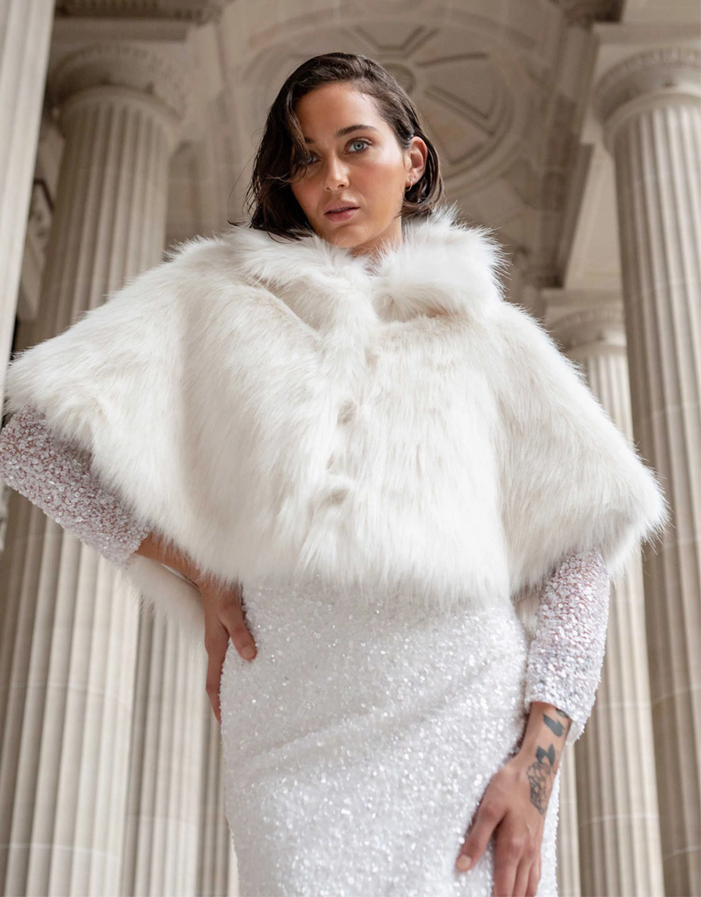 Unreal Fur Nord Cape Ivory One Size  - Image 1