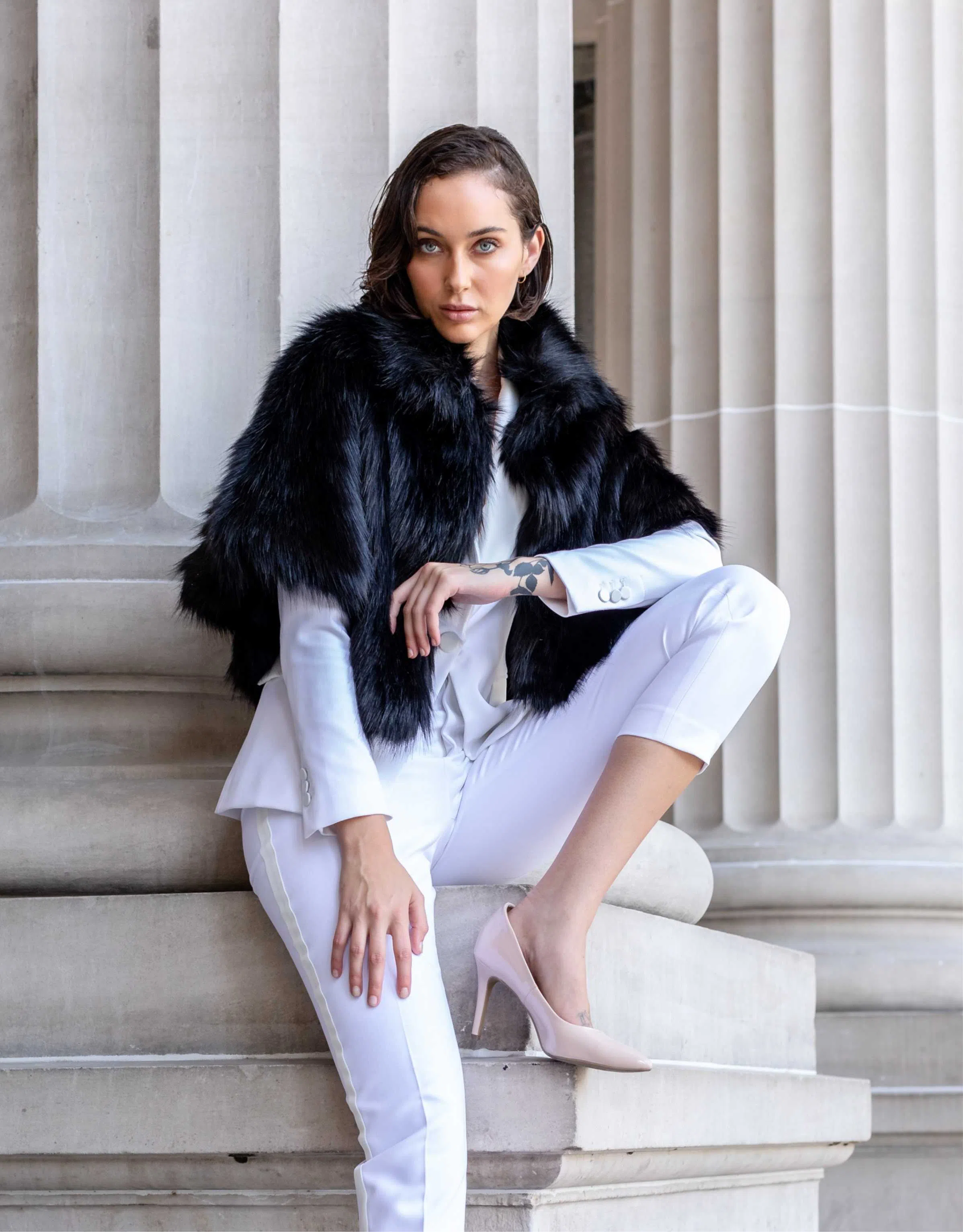 Unreal Fur Nord Cape Black One Size - Image 2