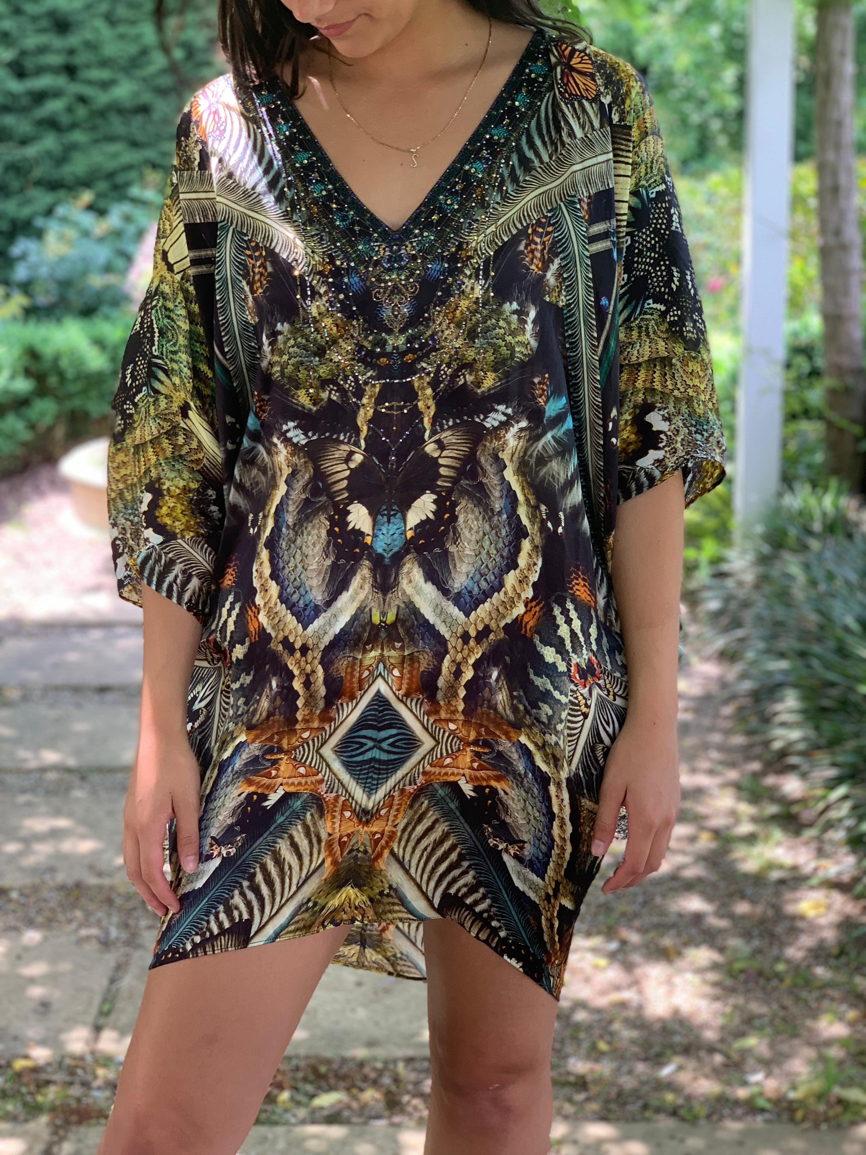 Camilla Maternal Instinct short kaftan w raglan sleeve o/s up to 18 - Image 1