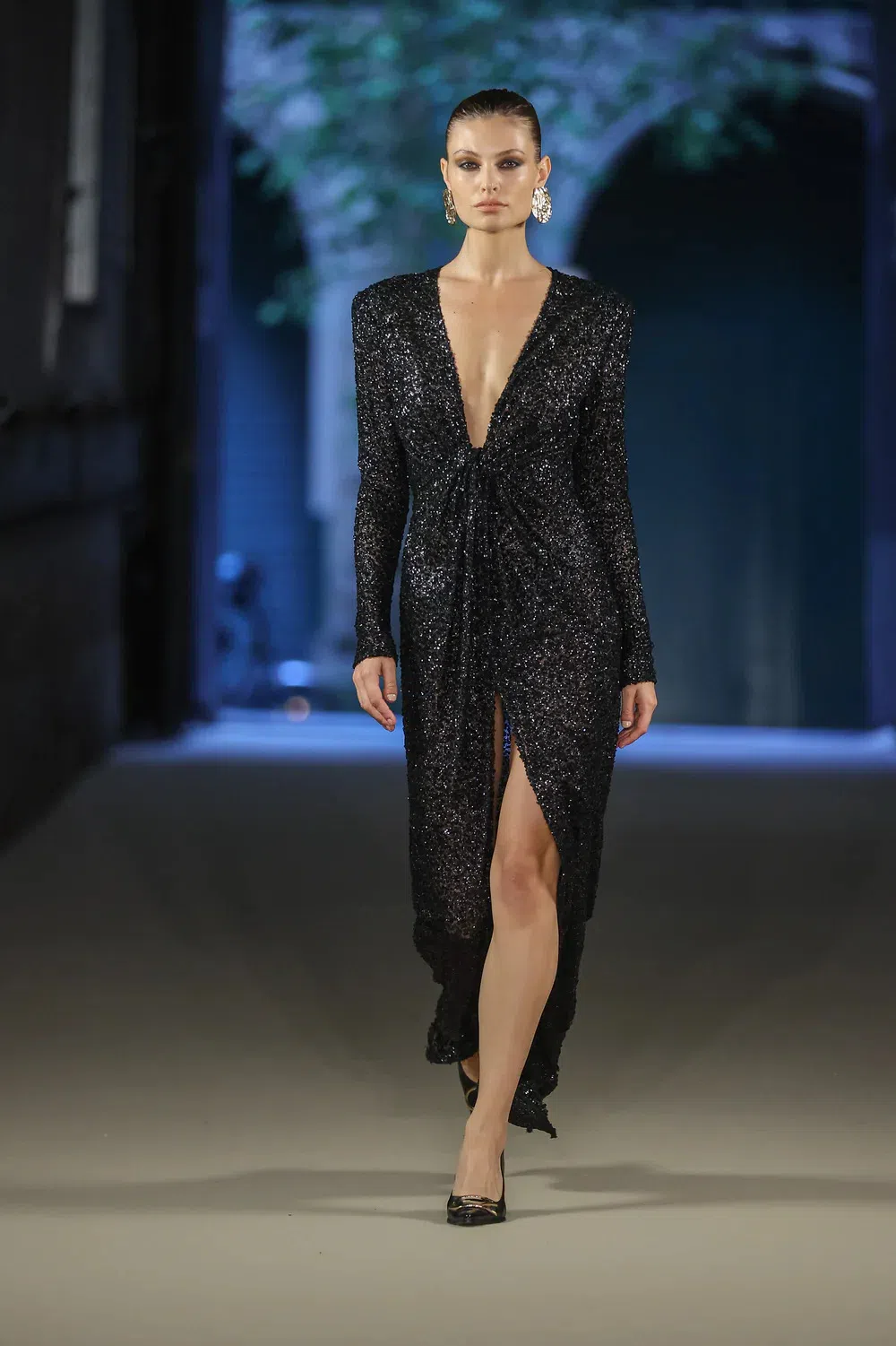 Carla Zampatti Black Sequin Plunge Gown Black Size AU 16 - Image 3